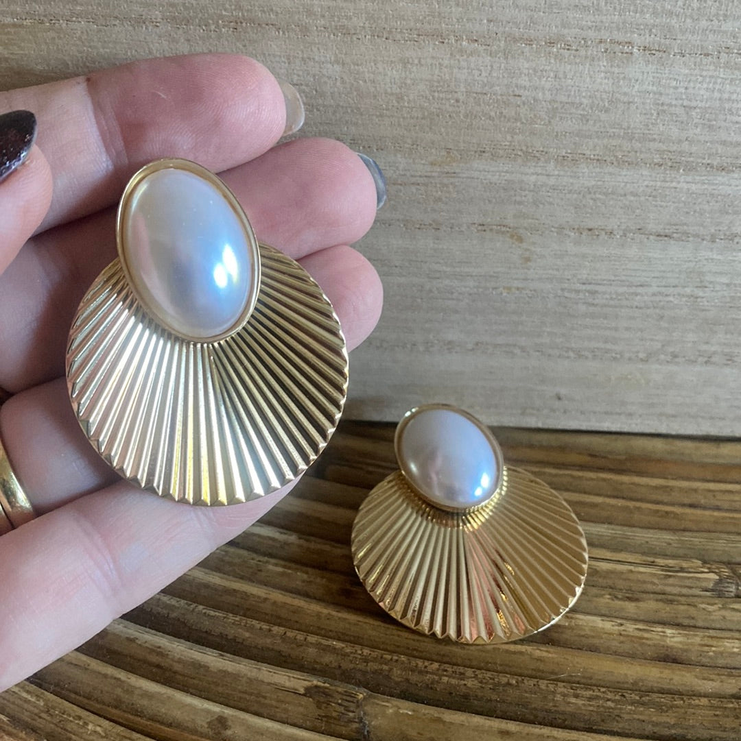 Pearl fan earrings