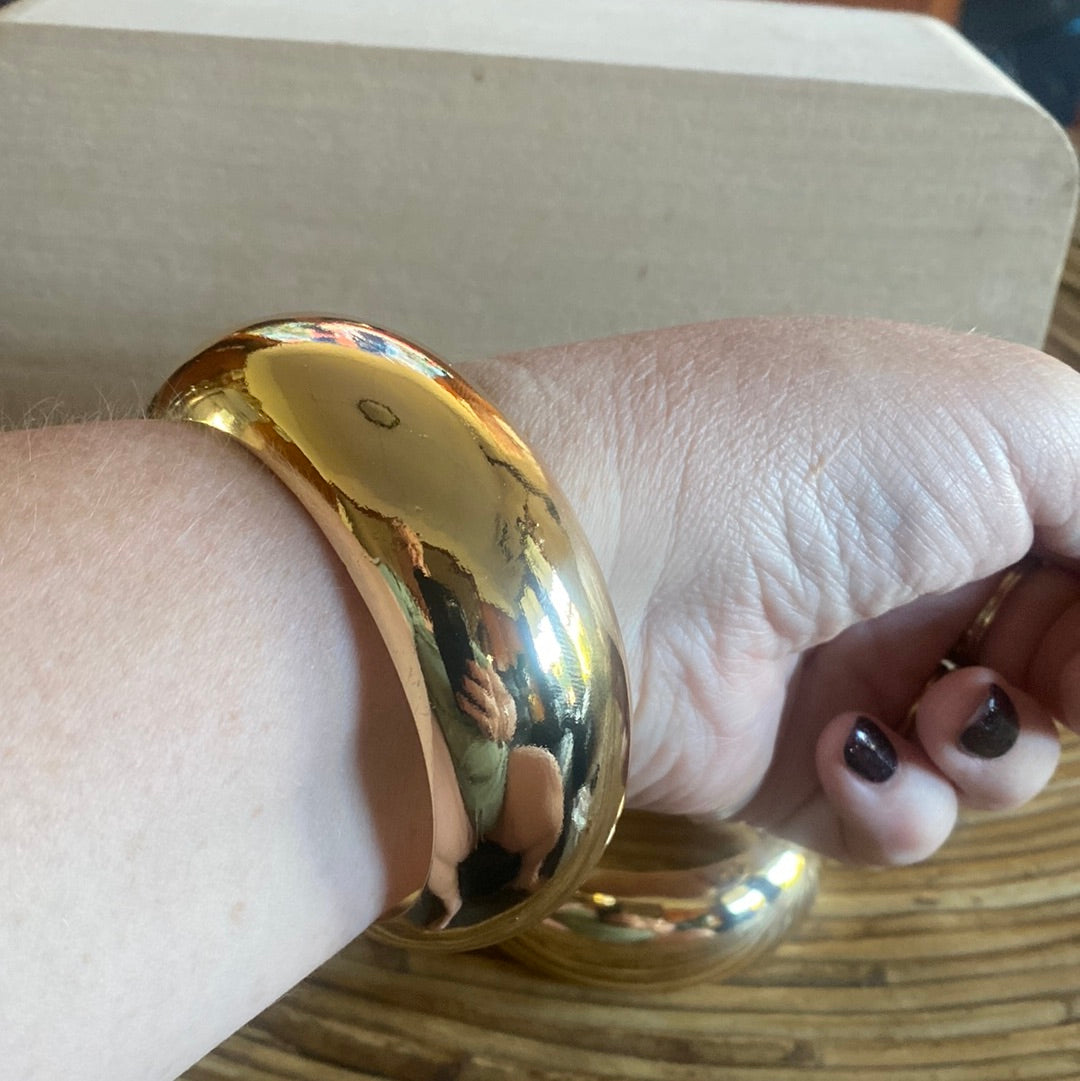 Gold bangle