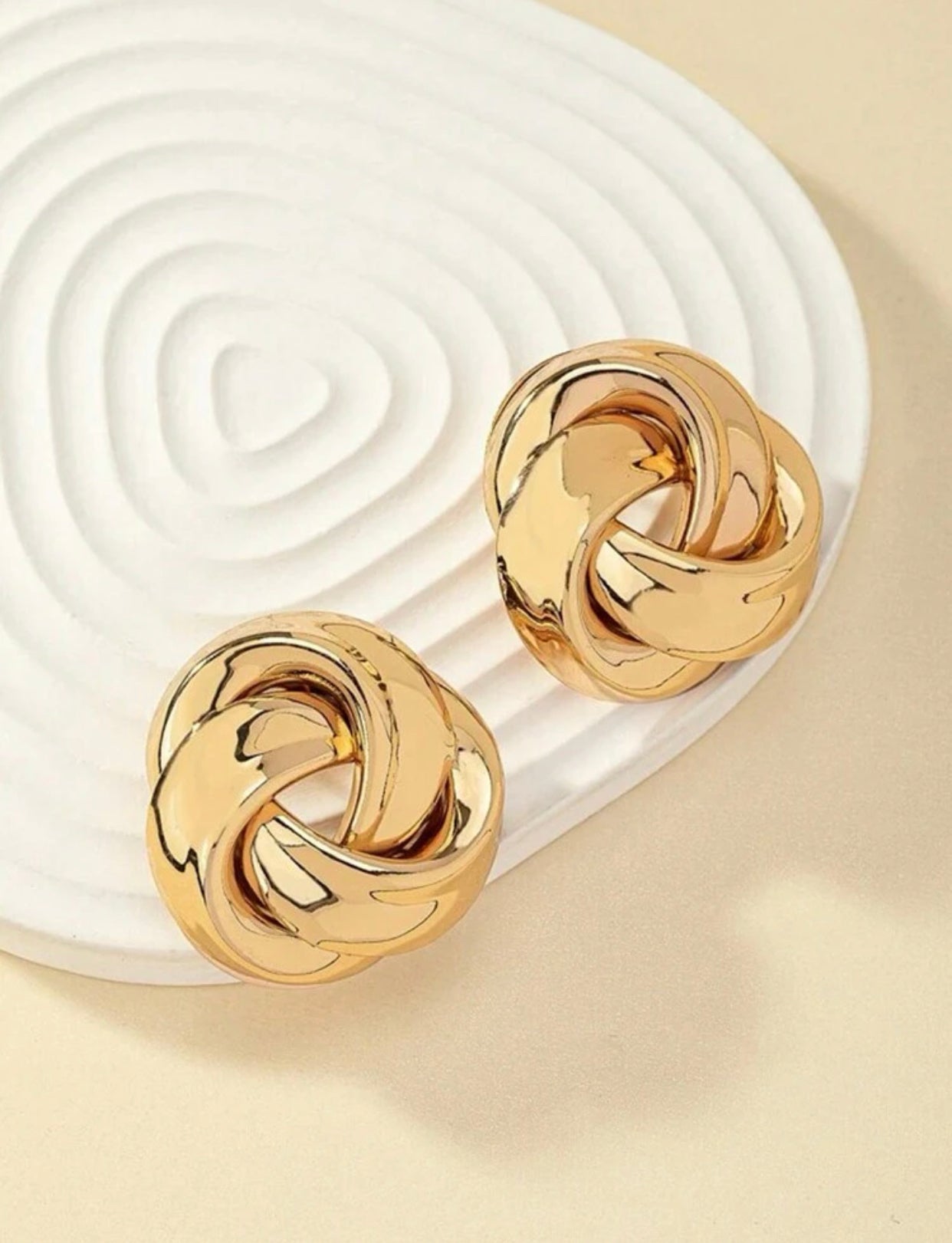 2pcs Vintage Button Design Luxury Earrings For Women, 507