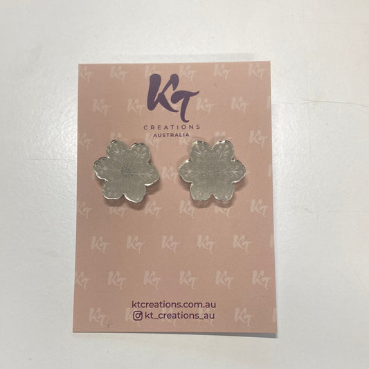 Silver flower stud