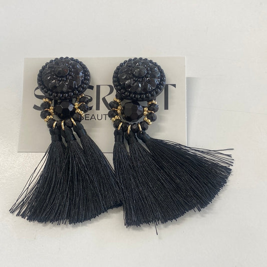 Black tassel drop